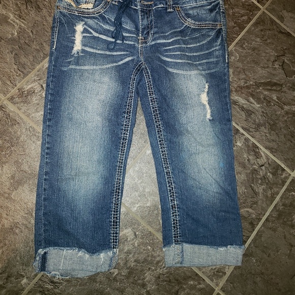 Capris - Picture 2 of 4